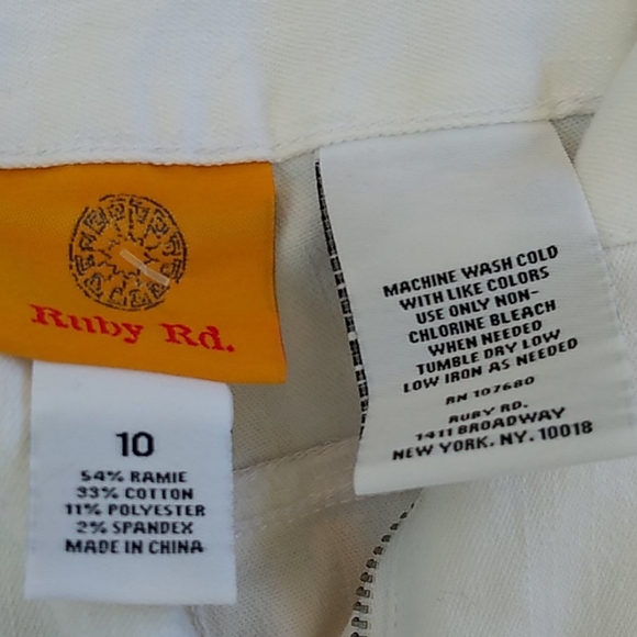 Ruby Rd. Retro Capris - Picture 6 of 6